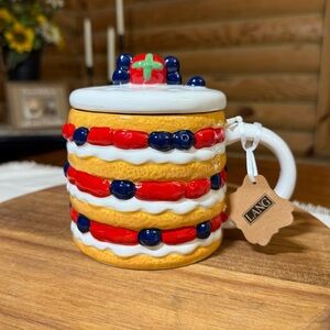 BERRY CAKE Ceramic Mug with Topper